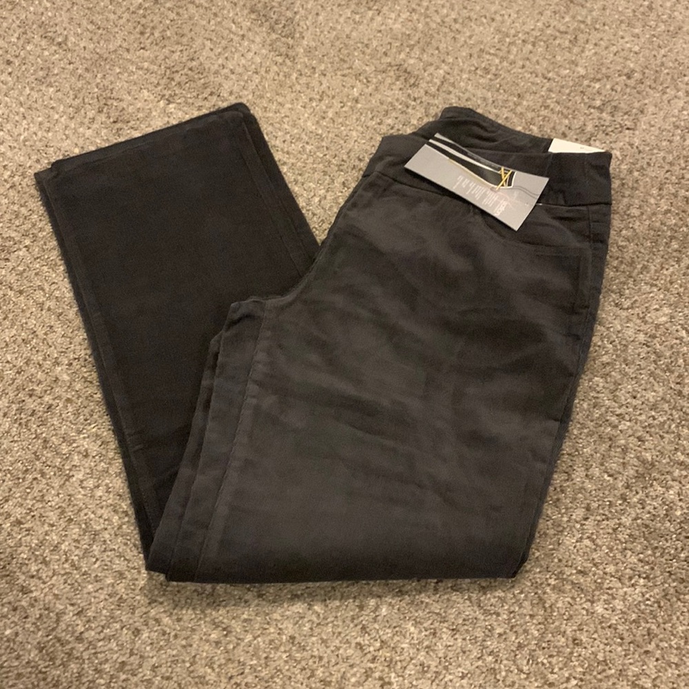 Slim-Sation for Appleseed’s rexlaxed leg pant